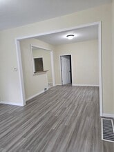 419 Montrose St in Salina, KS - Foto de edificio - Building Photo