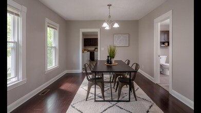 857 Clancy Ave NE in Grand Rapids, MI - Foto de edificio - Building Photo