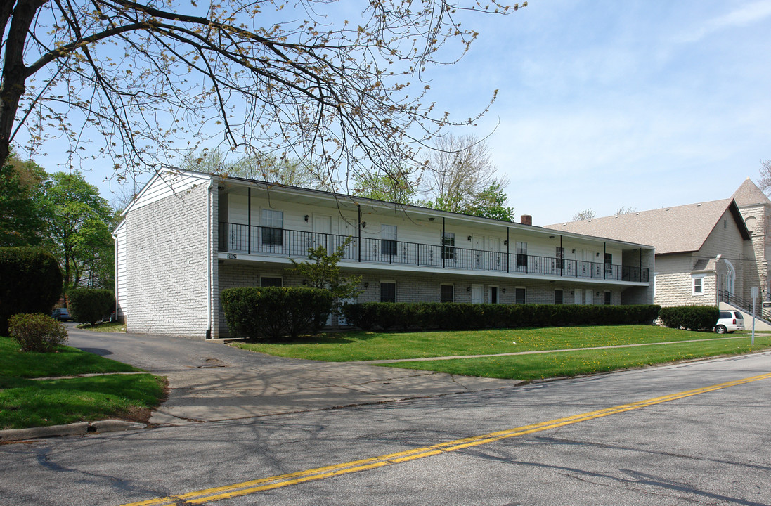 2052 4th St in Cuyahoga Falls, OH - Building Photo