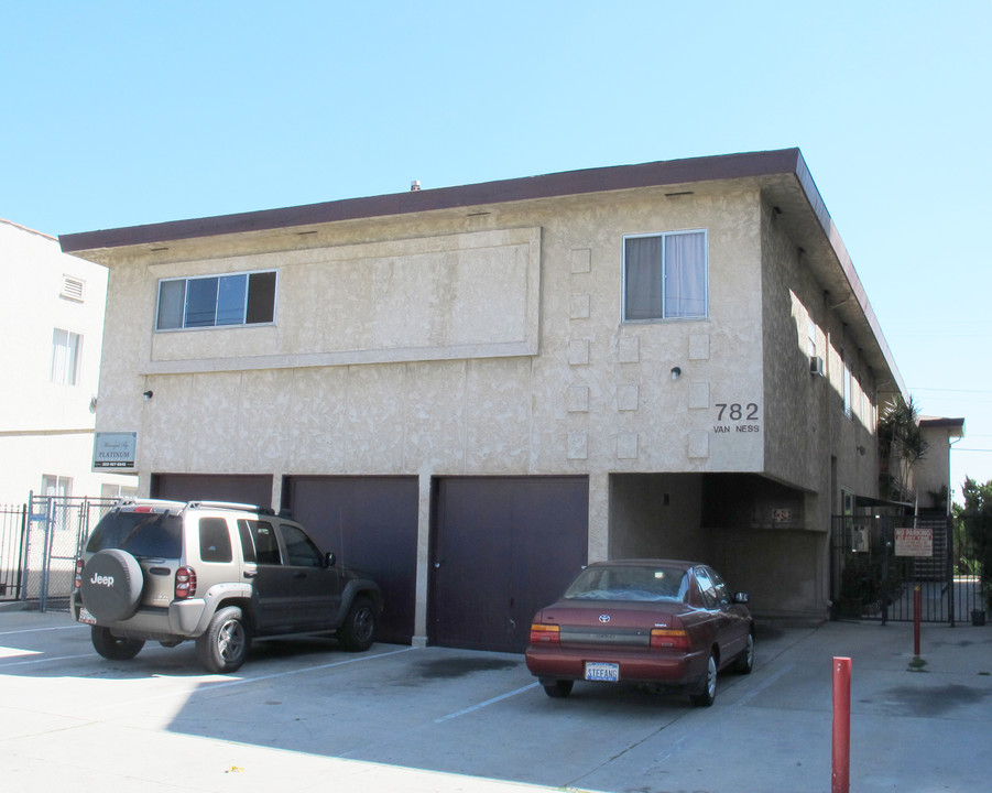 Diane Apartments in Los Angeles, CA - Building Photo