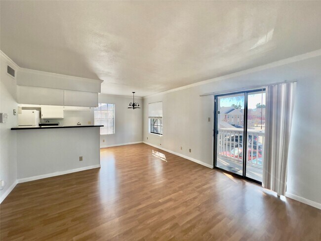 2750 Holly Hall St in Houston, TX - Building Photo - Building Photo