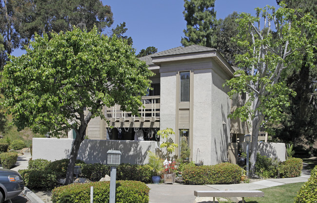 Portofino Pines in Del Mar, CA - Foto de edificio - Building Photo