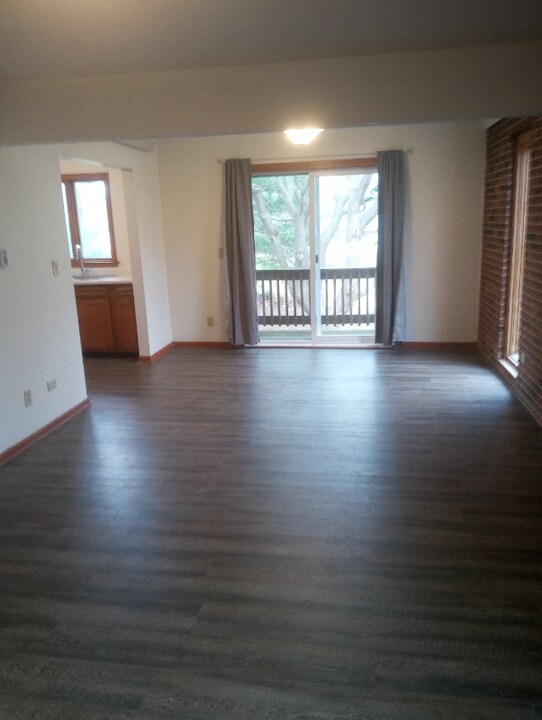318 E Forest St in Marengo, IL - Building Photo