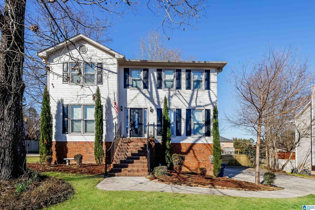 116 Setting Sun Ln in Alabaster, AL - Building Photo
