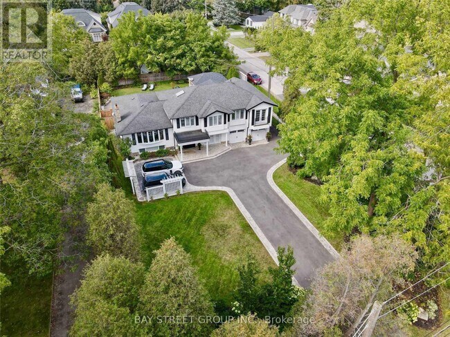 363 Lakeshore Rd W