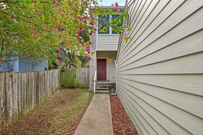 1605 Waterloo Tr in Austin, TX - Building Photo - Building Photo