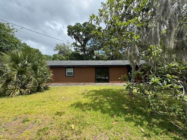 715 E Plymouth Ave