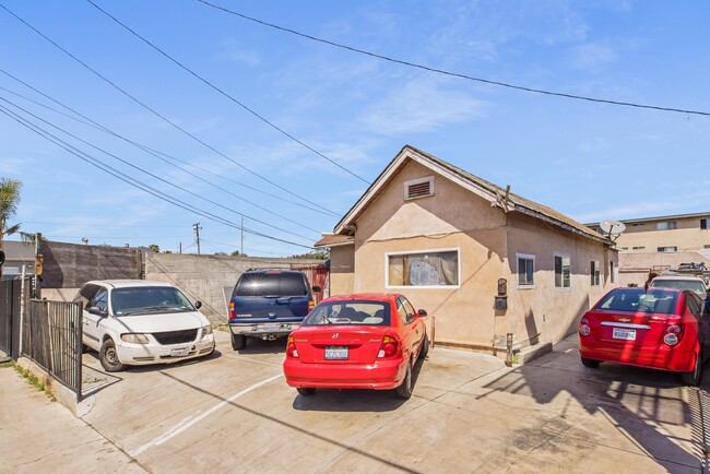 4605 W Imperial Hwy in Inglewood, CA - Building Photo - Building Photo