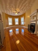 118 Harrishof St in Boston, MA - Building Photo - Building Photo