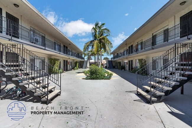 709-15 Northgate Ln. in Anaheim, CA - Foto de edificio - Building Photo
