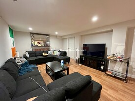 22 Parker Hill Ave, Unit 1 Apartamentos