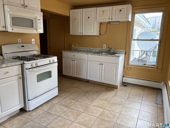 42 Elliot St in New Haven, CT - Building Photo - Building Photo