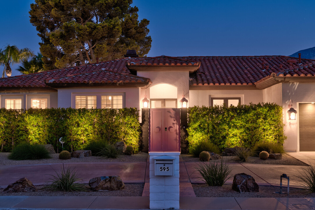 595 Bogert Trail in Palm Springs, CA - Building Photo