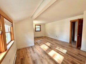 860 Atlantic Hwy in Northport, ME - Building Photo - Building Photo