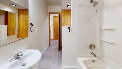 1734 N 7th St in Bismarck, ND - Building Photo - Building Photo