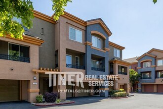 2001 Club Center Dr in Sacramento, CA - Building Photo - Building Photo