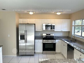 785 SW Belmont Cir in Port St. Lucie, FL - Foto de edificio - Building Photo