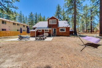 809 Merced Ave in South Lake Tahoe, CA - Building Photo - Building Photo
