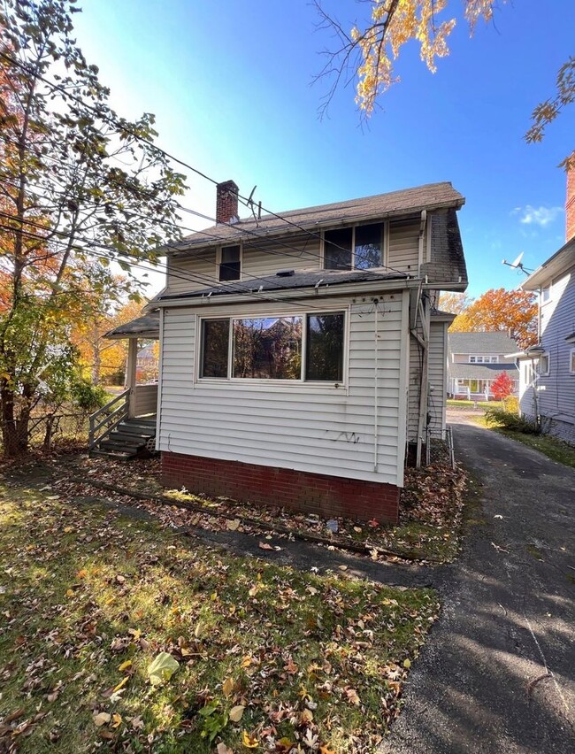 847 Nela View Rd in Cleveland Heights, OH - Building Photo - Building Photo