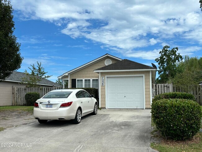 7220 Haskell Ct in Wilmington, NC - Building Photo - Building Photo