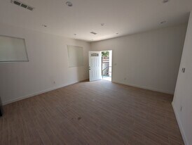10642-10646 S Central Ave in Los Angeles, CA - Building Photo