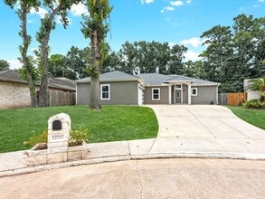 12723 Old Pine Ln in Houston, TX - Building Photo - Building Photo