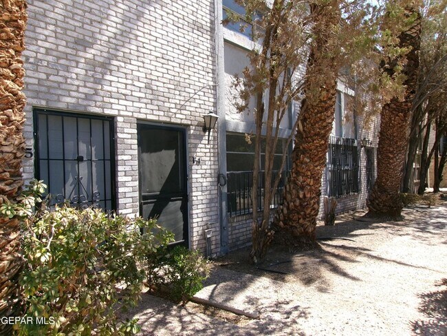 6700 Escondido Dr, Unit F4 in El Paso, TX - Building Photo - Building Photo