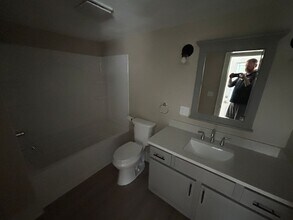 40 N Brookside Ave in Endicott, NY - Building Photo - Building Photo