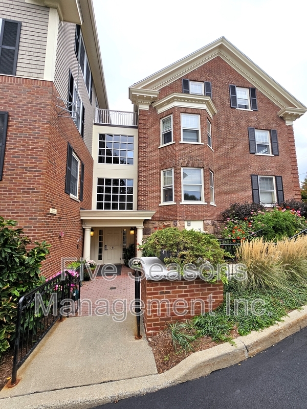 property at 81 S Williams St