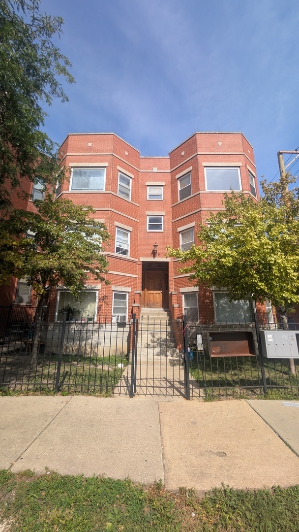 property at 3536 W Monroe St