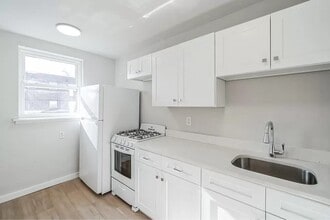 Summerdale Flats in Philadelphia, PA - Foto de edificio - Building Photo