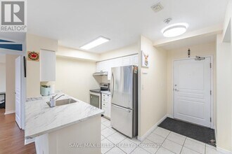 300-300 Ray Lawson Blvd in Brampton, ON - Building Photo - Building Photo