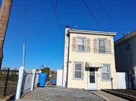 53 Edgewater ave in Westville, NJ - Building Photo