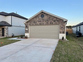 5939 Hollyhock Ln in Montgomery, TX - Foto de edificio - Building Photo