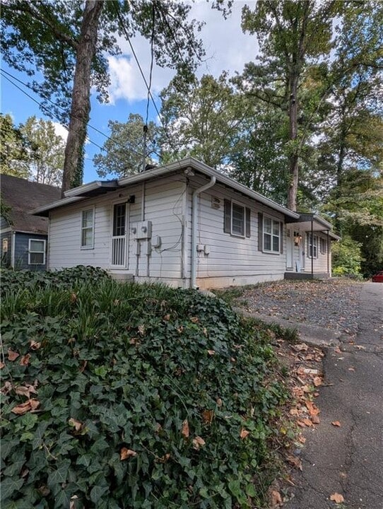 2085 Northside Dr NW in Atlanta, GA - Building Photo