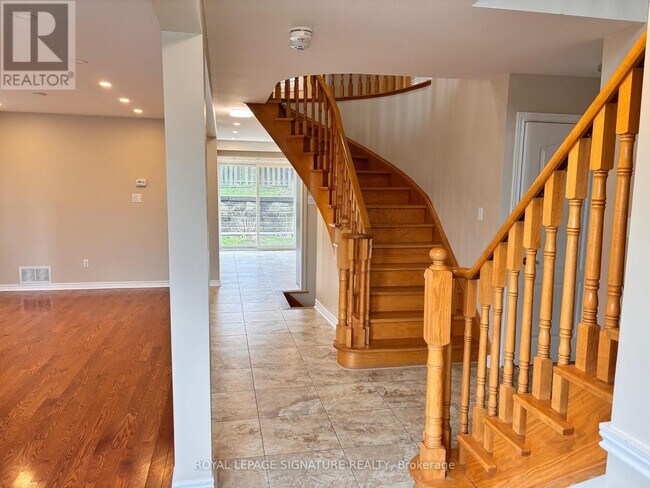 5503 Landsborough Ave in Mississauga, ON - Building Photo - Building Photo