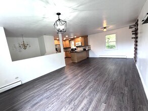 8 Neff Rd in Hampton, CT - Building Photo - Building Photo