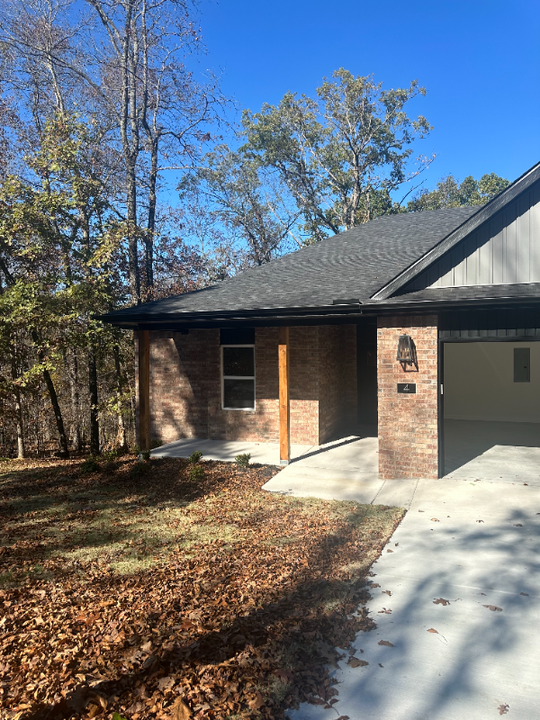 4 Morley Dr in Bella Vista, AR - Building Photo