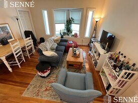 23 Willard Ave, Unit 2 in Medford, MA - Building Photo