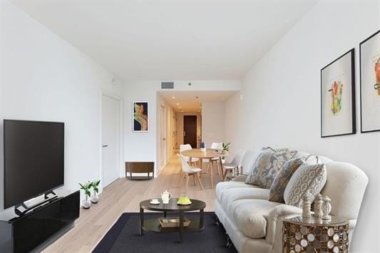 property at 1000 Maxwell Ln