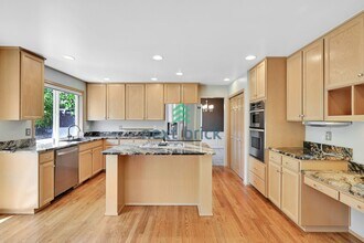 1413 233rd Ave NE in Sammamish, WA - Building Photo - Building Photo
