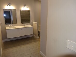 2 Inwood Dr in Woburn, MA - Building Photo - Building Photo