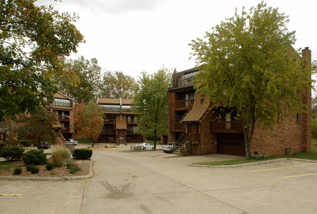 Society Manor in Belpre, OH - Building Photo