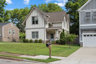 1003 Dew St in Nashville, TN - Building Photo - Building Photo