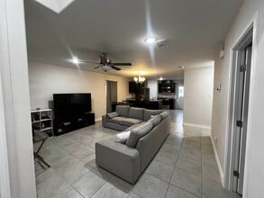5626 Encanto Dr in Laredo, TX - Building Photo - Building Photo