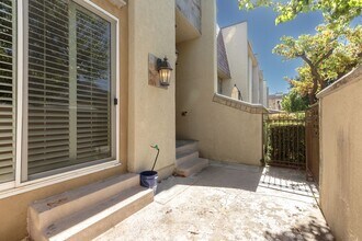 21901 Lassen St in Los Angeles, CA - Building Photo - Building Photo