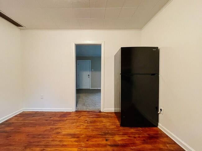 423 E Dartmouth Ave in Muncie, IN - Building Photo - Building Photo