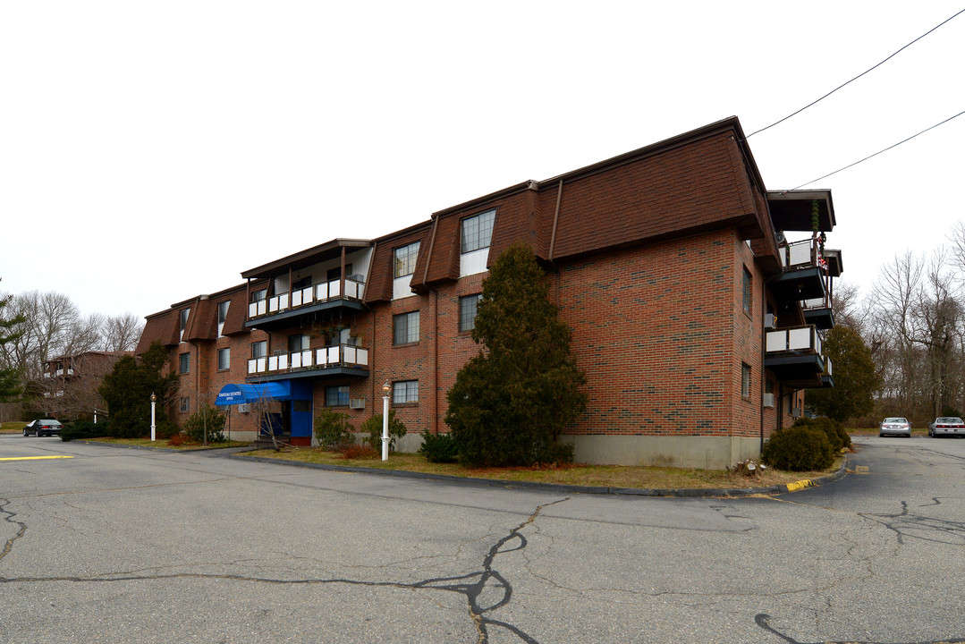 Chateau Estates in Taunton, MA - Foto de edificio