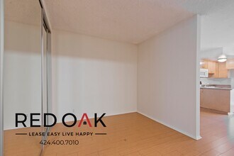 20200 Sherman Way in Los Angeles, CA - Building Photo - Building Photo