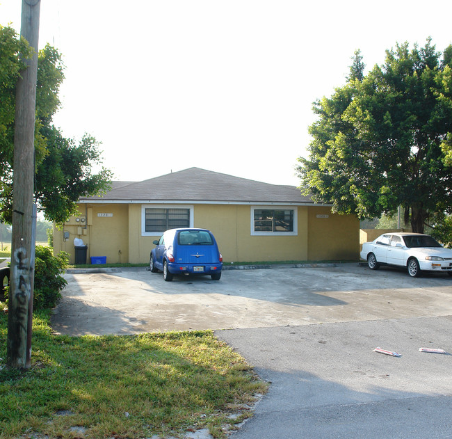 1326-1328 SW 44th Ave in Fort Lauderdale, FL - Building Photo - Building Photo